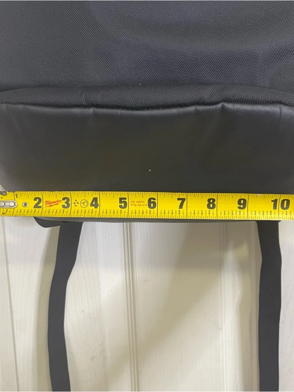 Incase Black Polyethylene backpack 09t-02023715